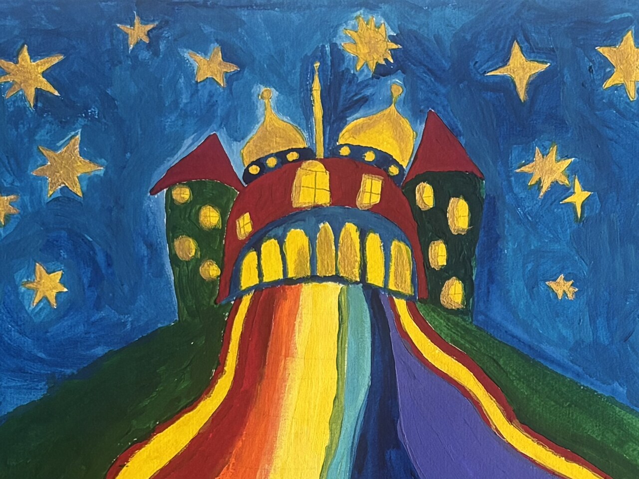 Unsere farbige Bildmarke: ein gemaltes Schloss mit goldenen Sternen und einem bunten Weg.